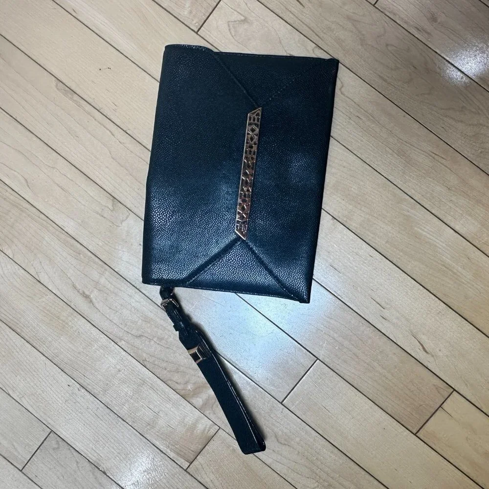 Stella & Dot Black Pebbled Leather Envelope Clutch w Rose Gold Accents Wallet